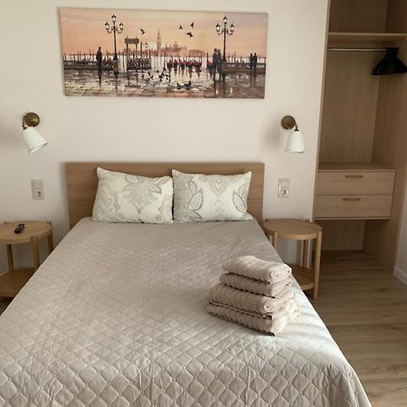 Vaineikio 8 Hotel Palanga Ngoại thất bức ảnh